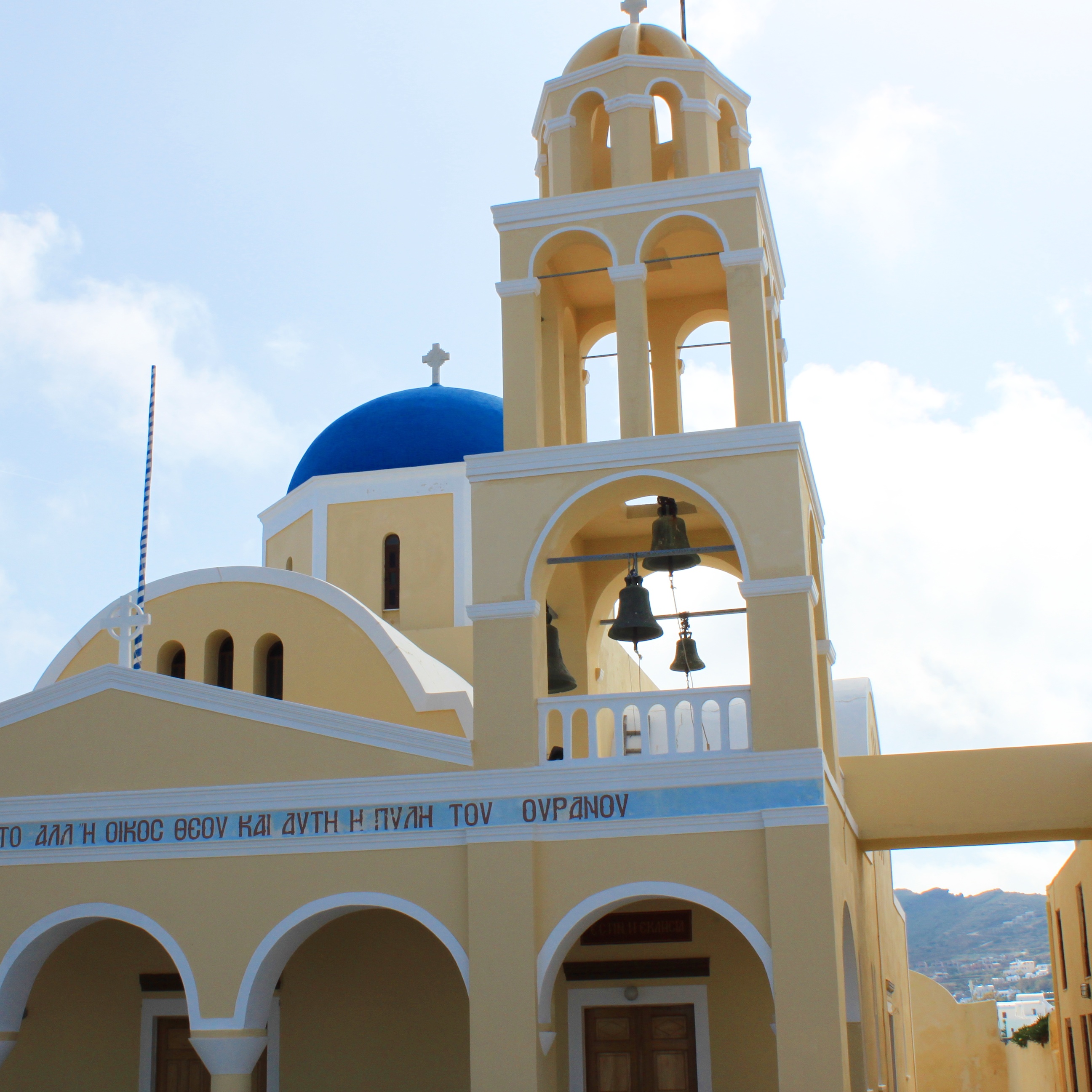 Chapel in Oia 