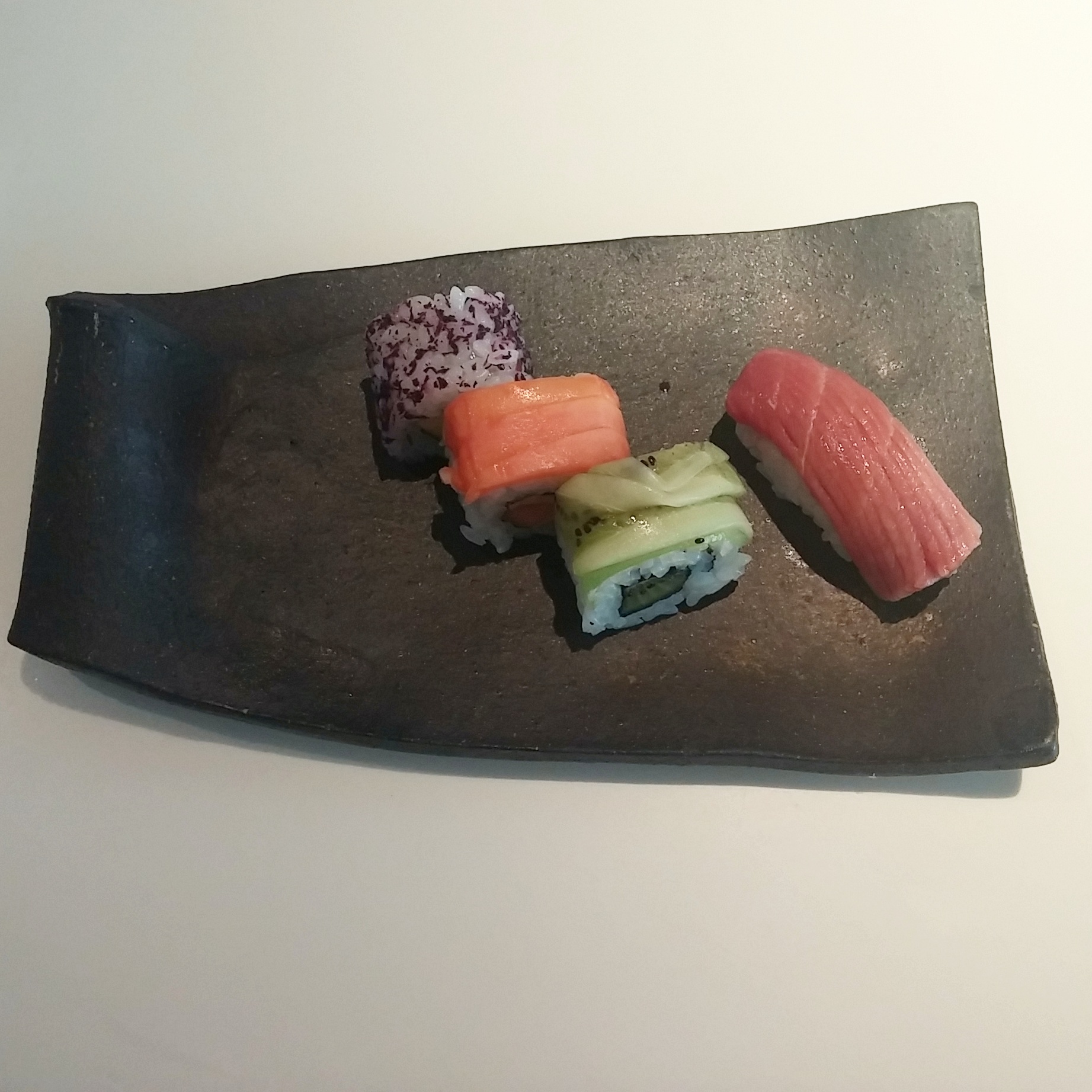 Fruit sushi for dessert