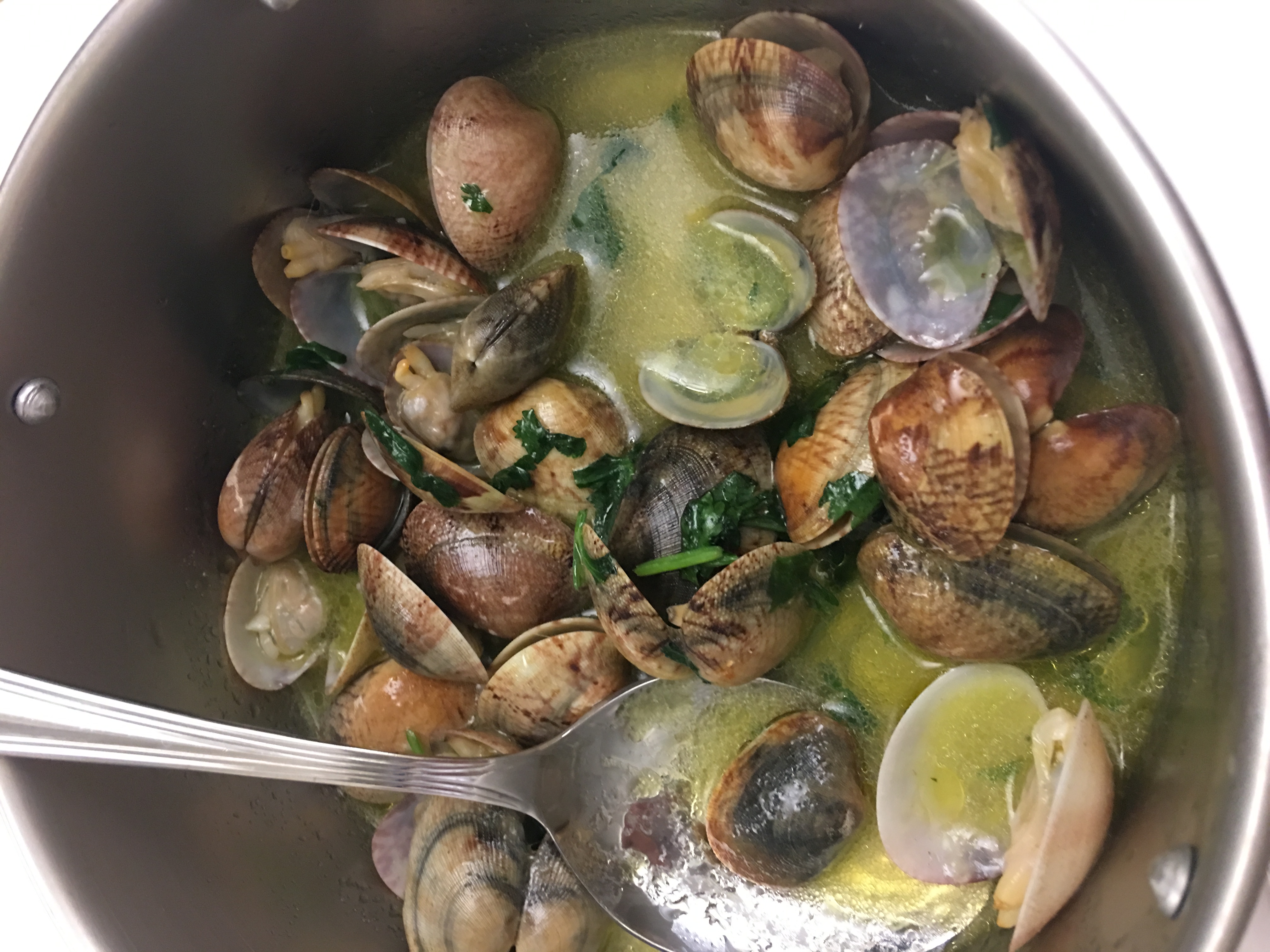 Parsley and Garlic Clams at Cervejaria Ramrio