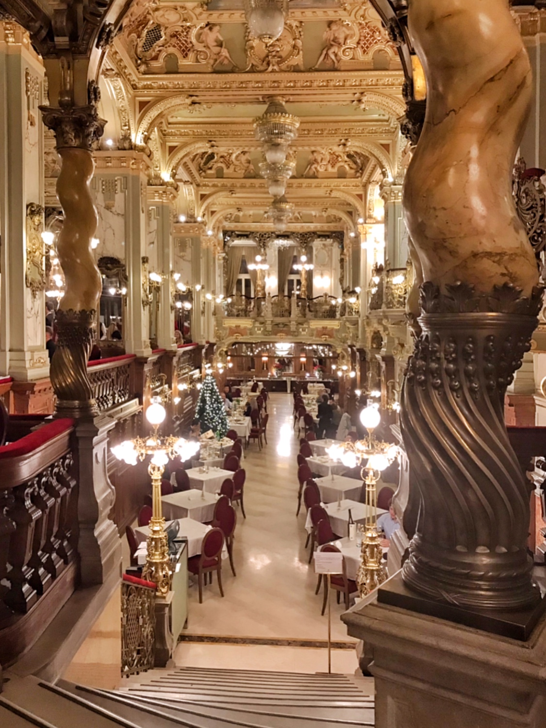 Interiors of New York Cafe Budapest