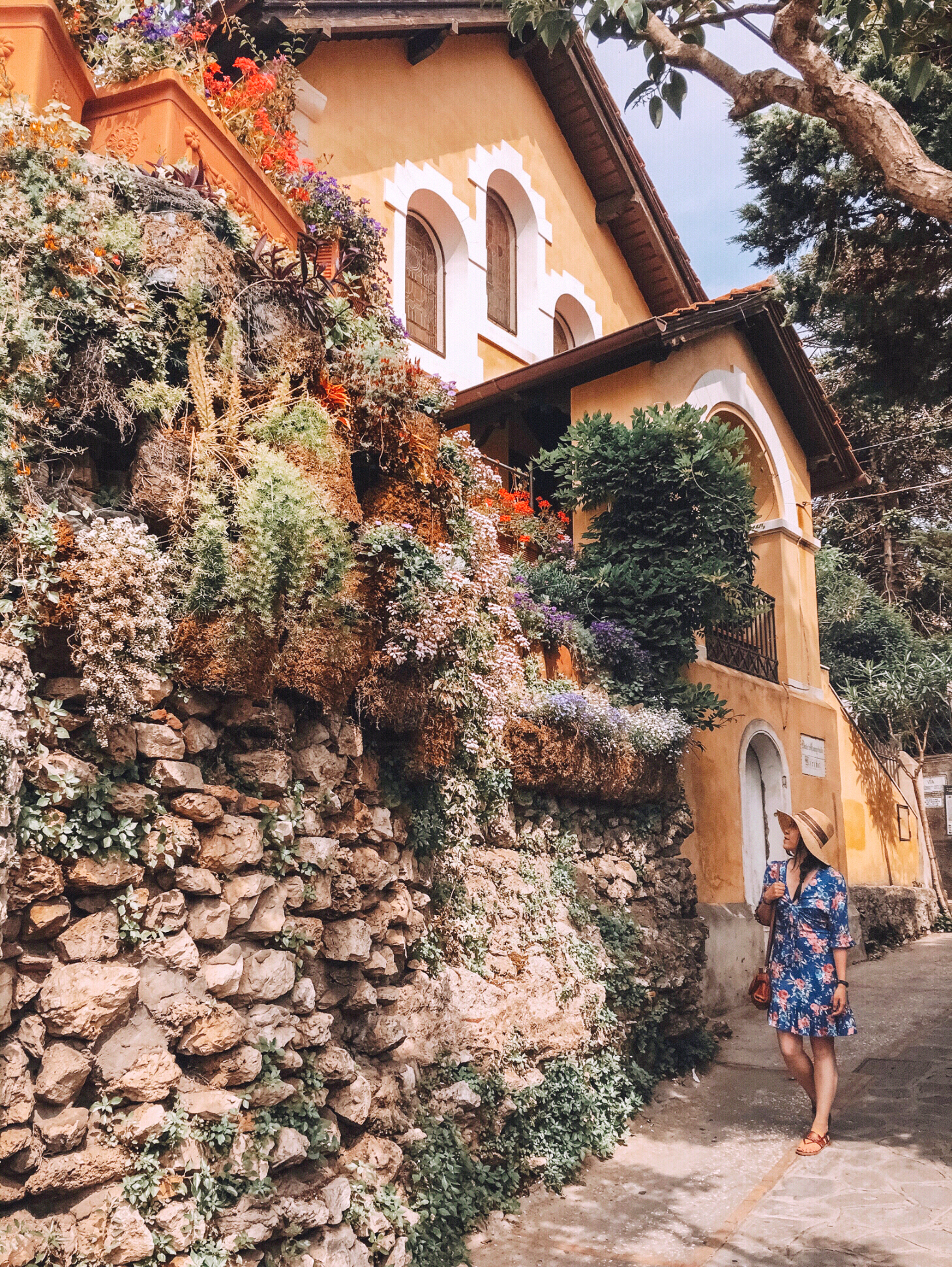 Elegant villas of Capri