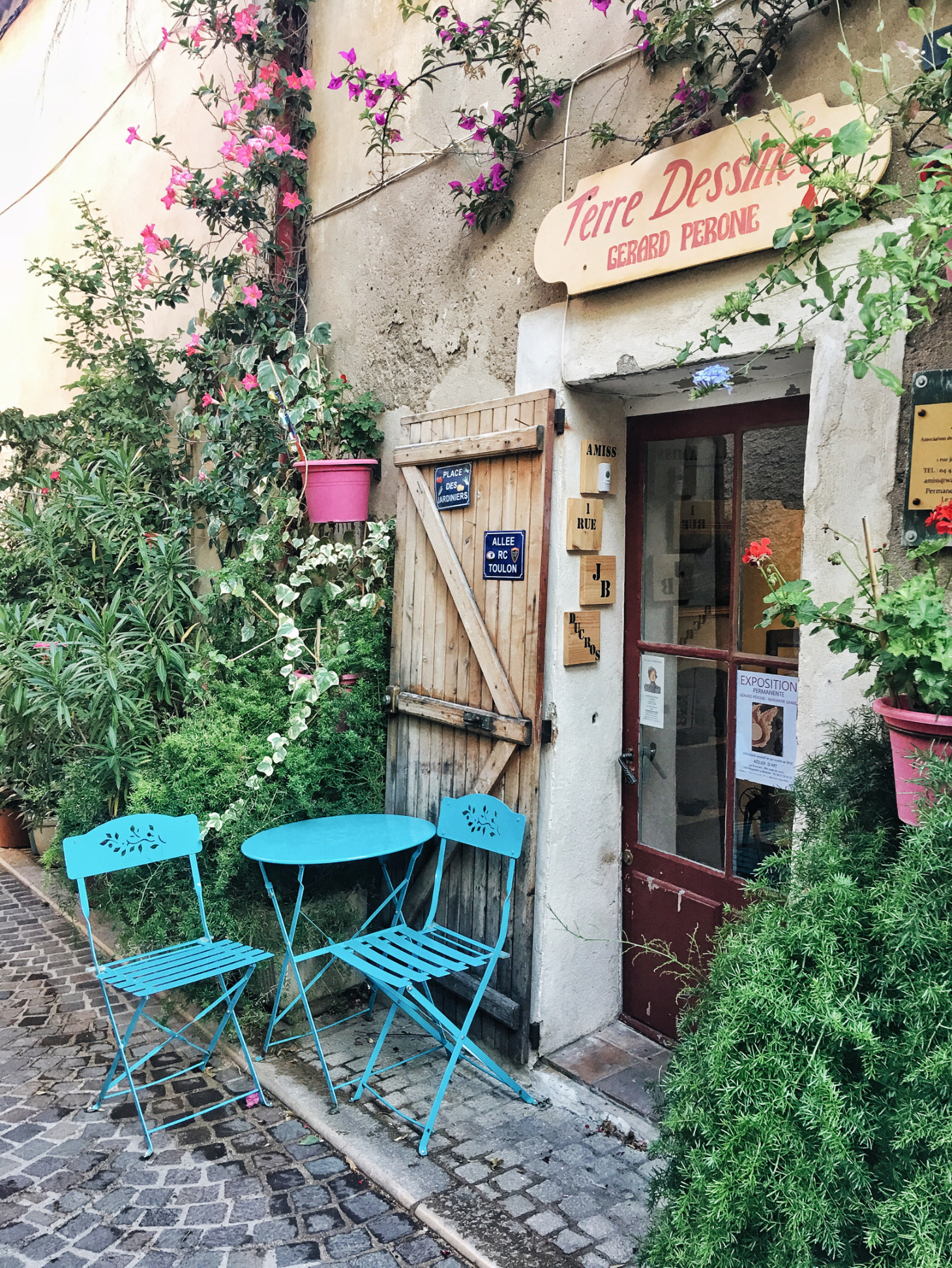 Cute shopfronts in Cassis France